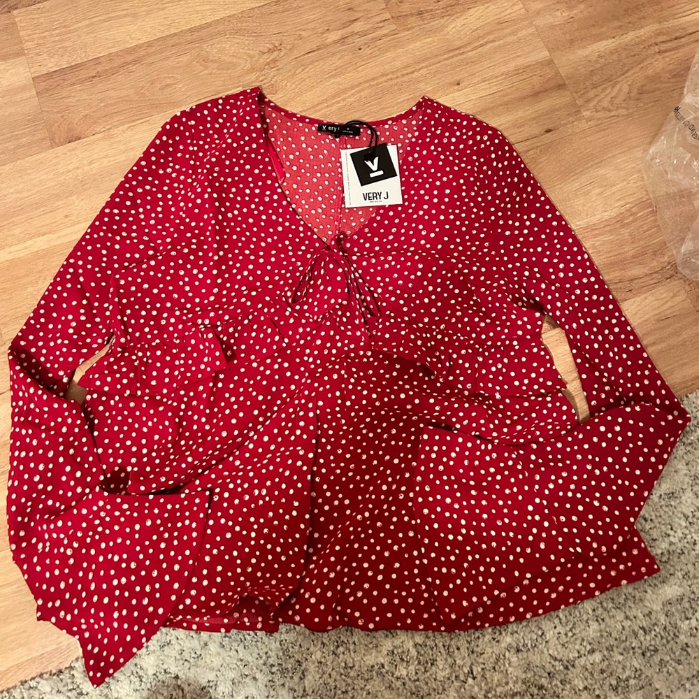 Very J NWT Polka dot Bell Sleeve Long Sleeve Blouse Top